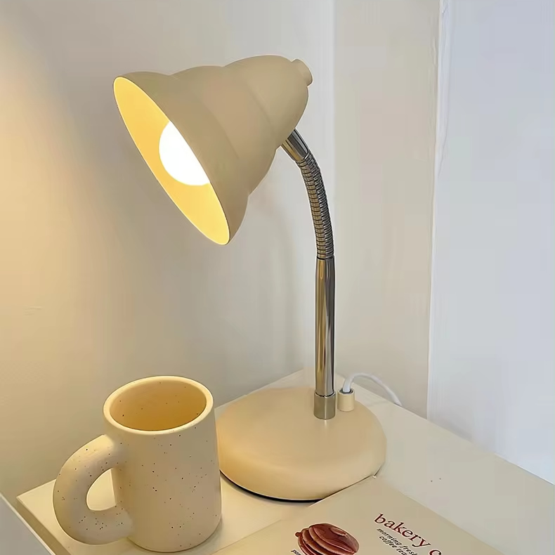 Chuse new iron art wire operated button desk light home decoration office table lamp