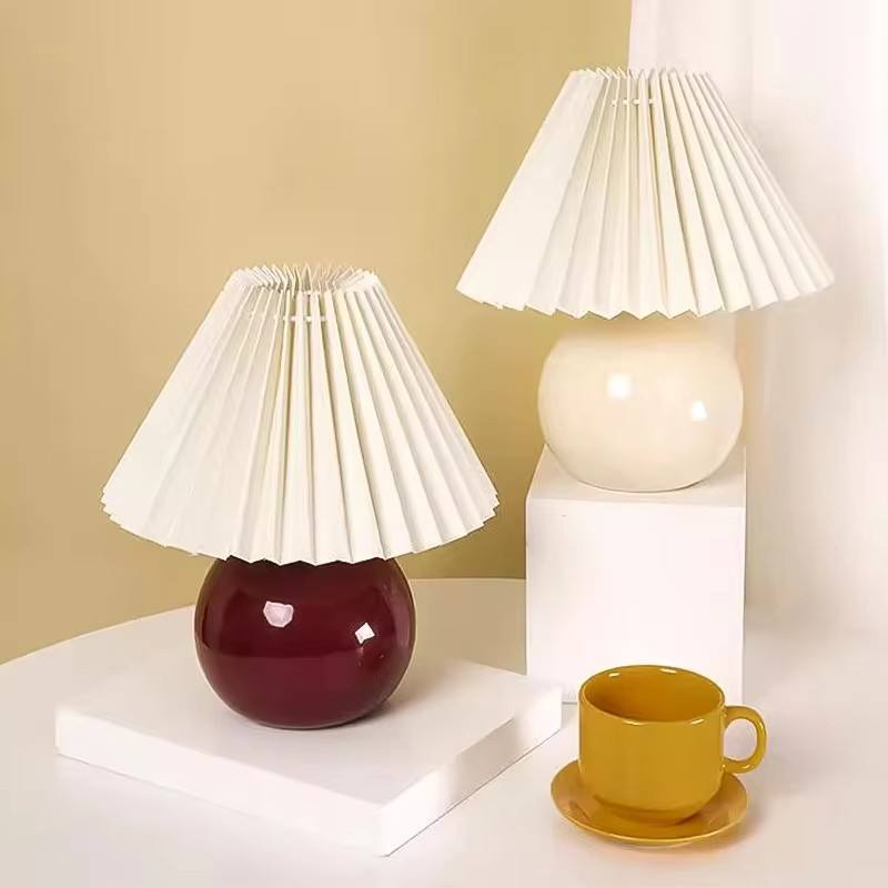 Design Pleated Fabric Bedroom Bedside Ceramic White Cover Table Lamp Fashionable Popular Living Room Sofa E27 Table Light